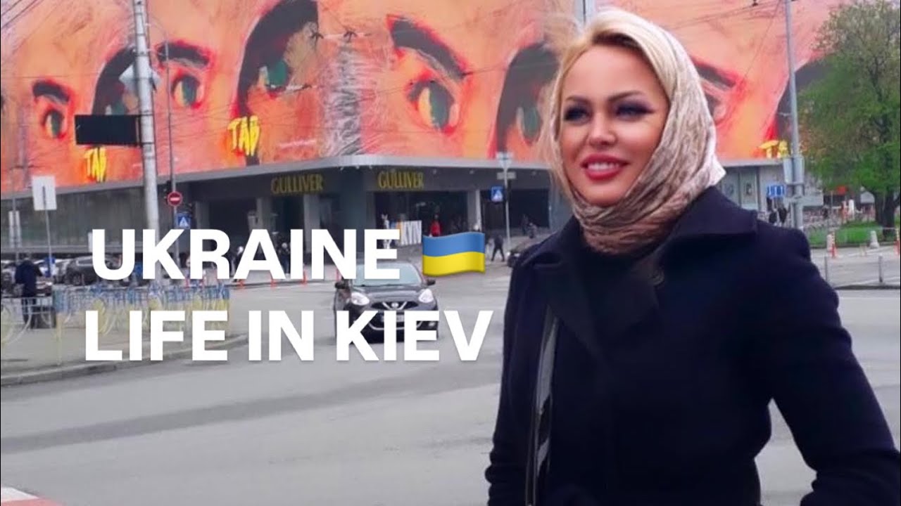 Ukraine 🇺🇦Life in Kiev. September 21, 2025. The Streets of Kiev, Ukraine. Streets Scenes.