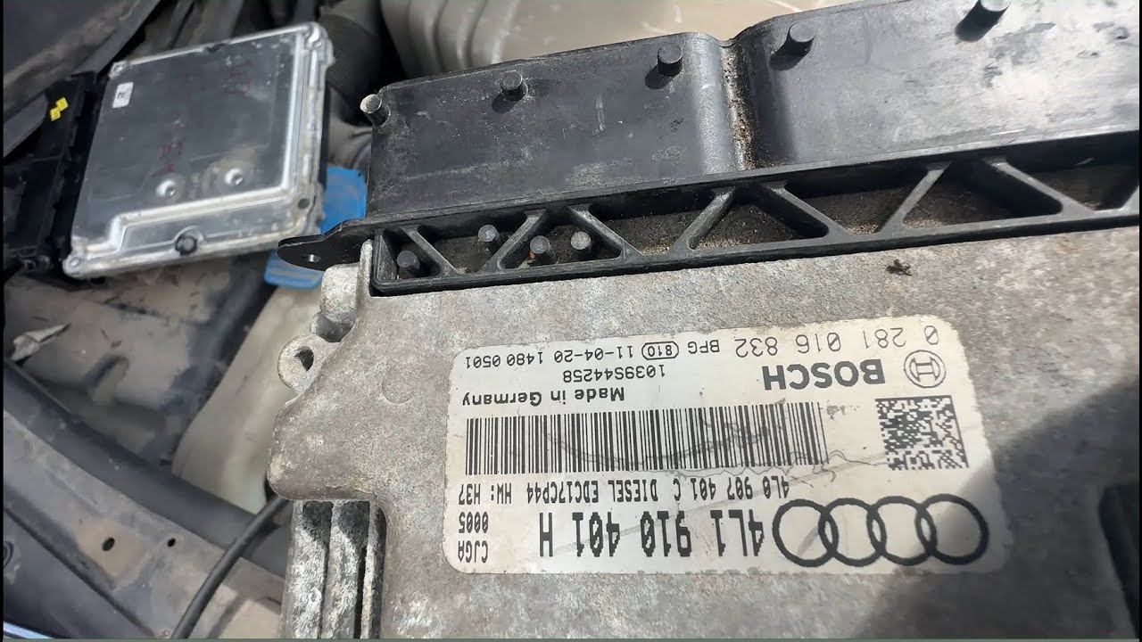 AUDI Q7 ошибка P2138 Датчики 1/2 положения педали акселератора-G79+G185: недостоверный сигнал