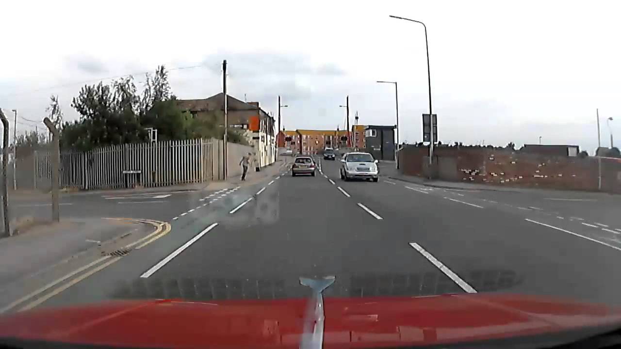 Drunken Git walks into Rd  old Goole
