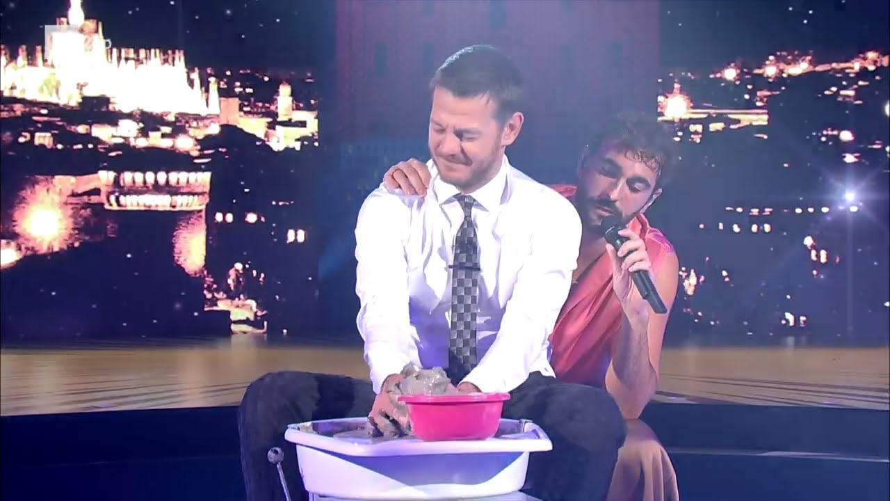 Il  ghosting con Marco Mengoni e Alessandro Cattelan  - Stasera c'è Cattelan su Raidue 11/10/2022
