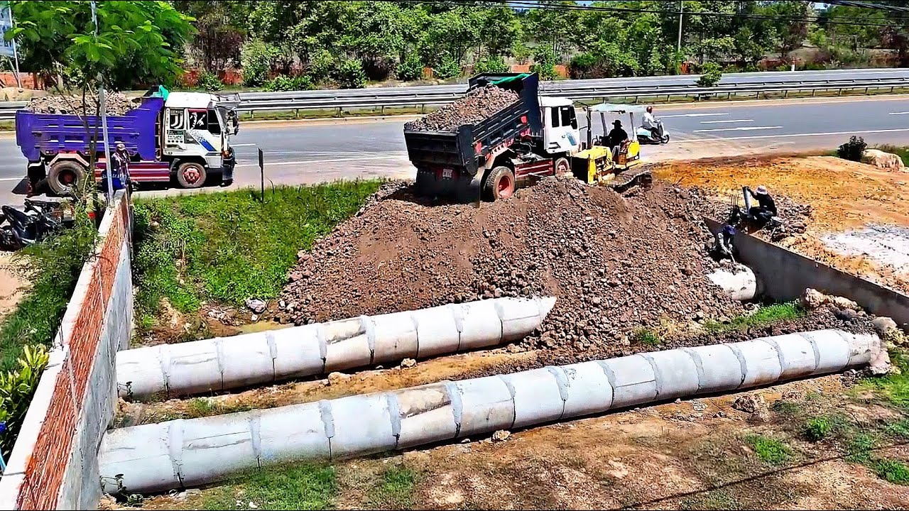 Full Video!! Of the landfill next to the ASEANRoad to make the entrance to the house By Dump Trucks