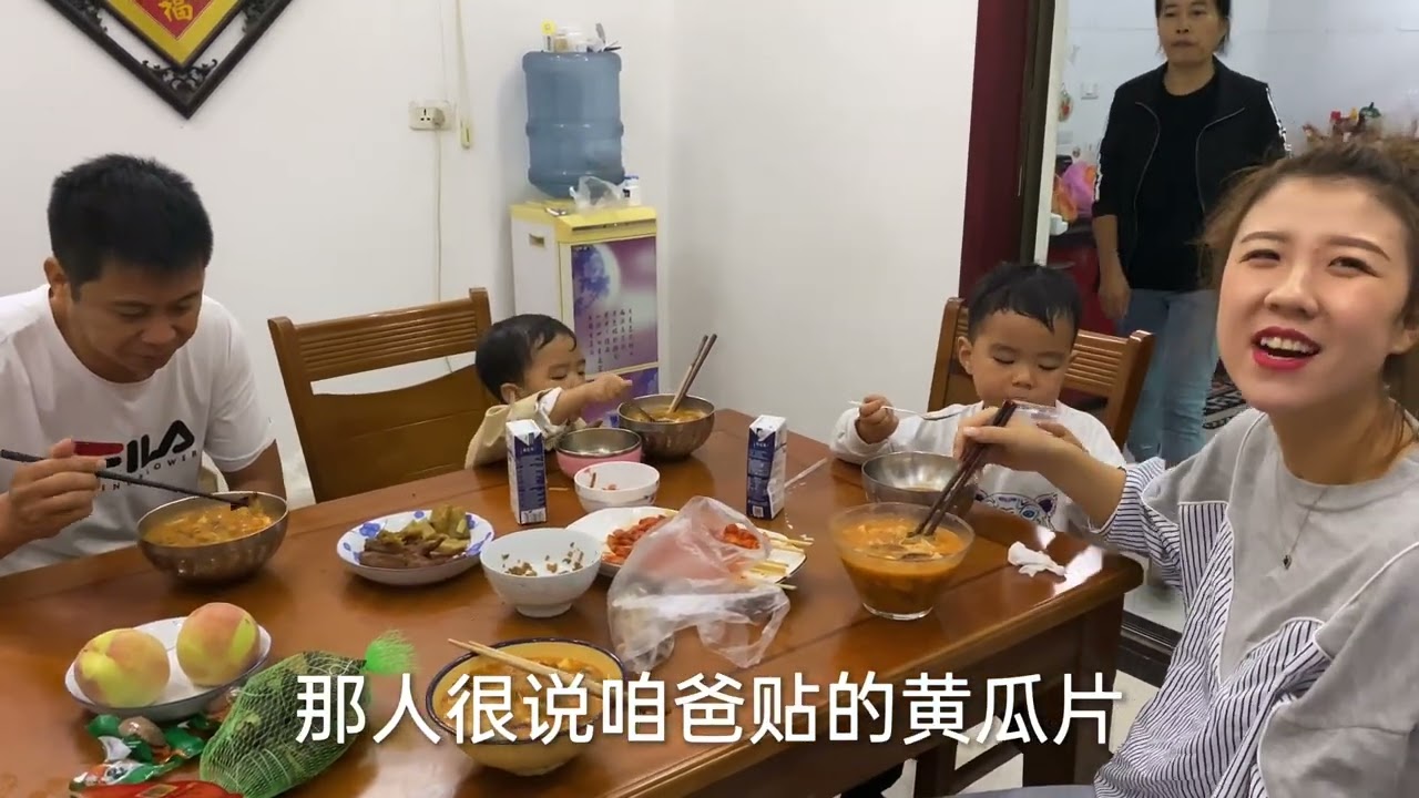 公公的病一直不见好转，心里难受不吃饭，儿媳劝公公别有心理压力