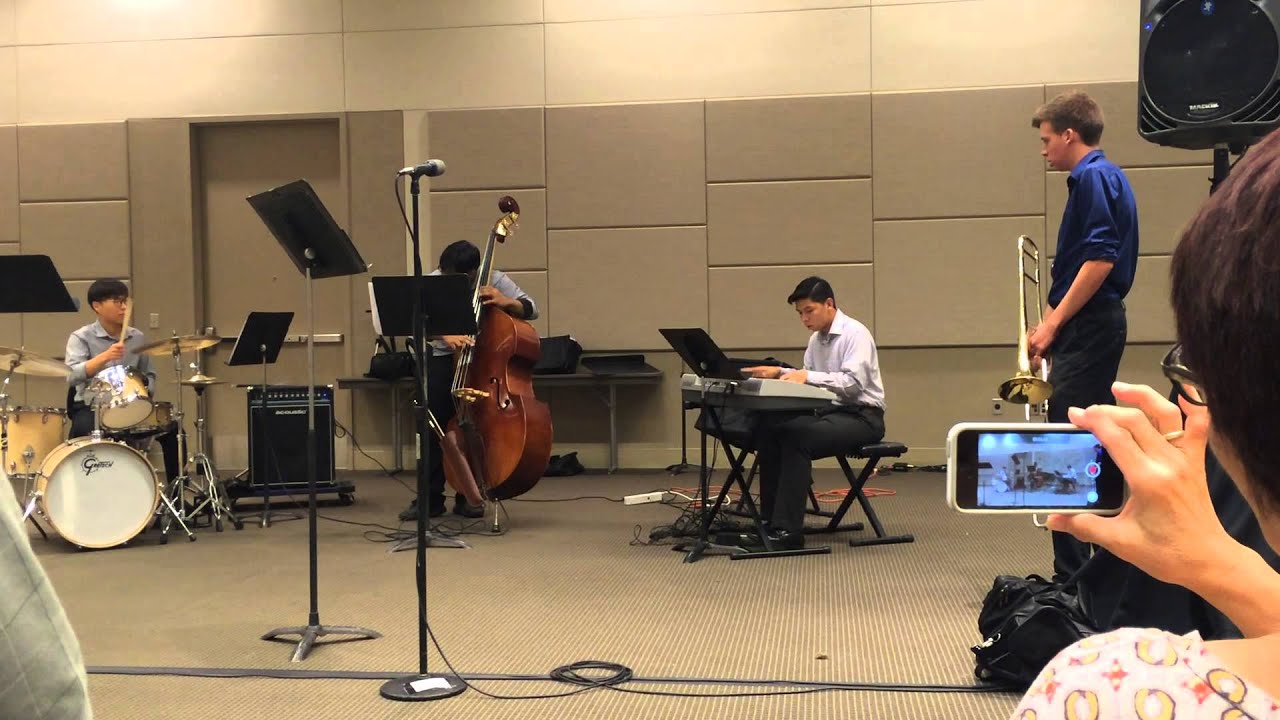 Kenya - Young Sounds 6 O'Clock Combo