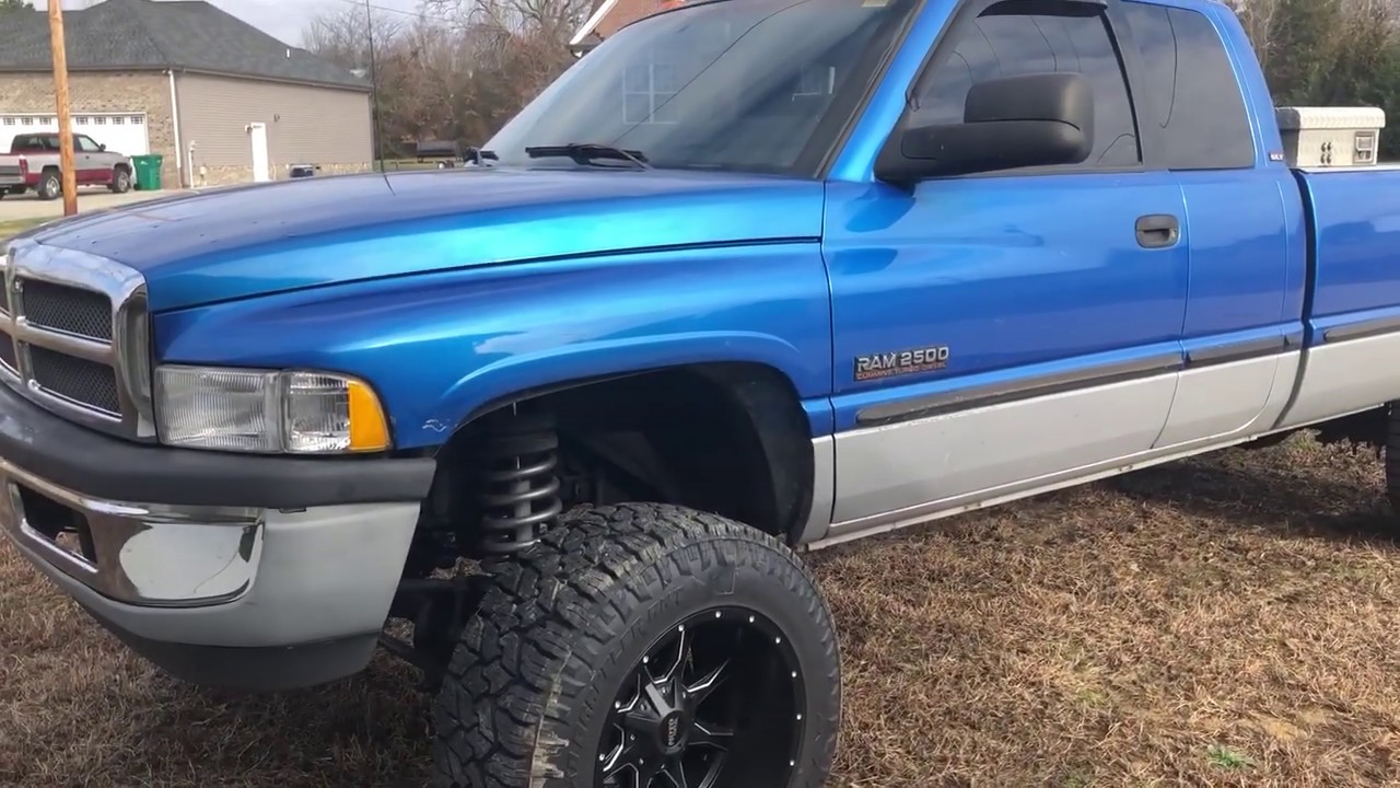 1998 12 valve Cummins 4x4 5 speed cold start and walk around!