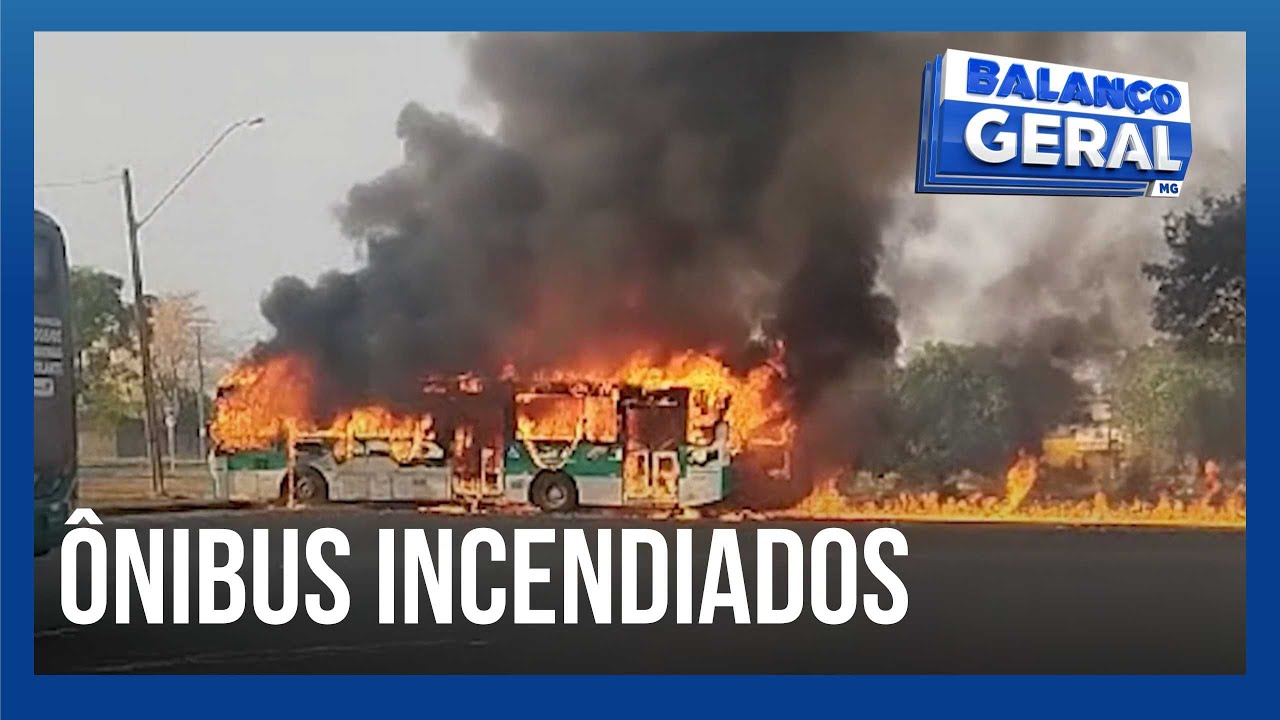 Incêndio destrói dois ônibus em terminal Santa Luzia em Uberlândia | Balanço Geral Manhã