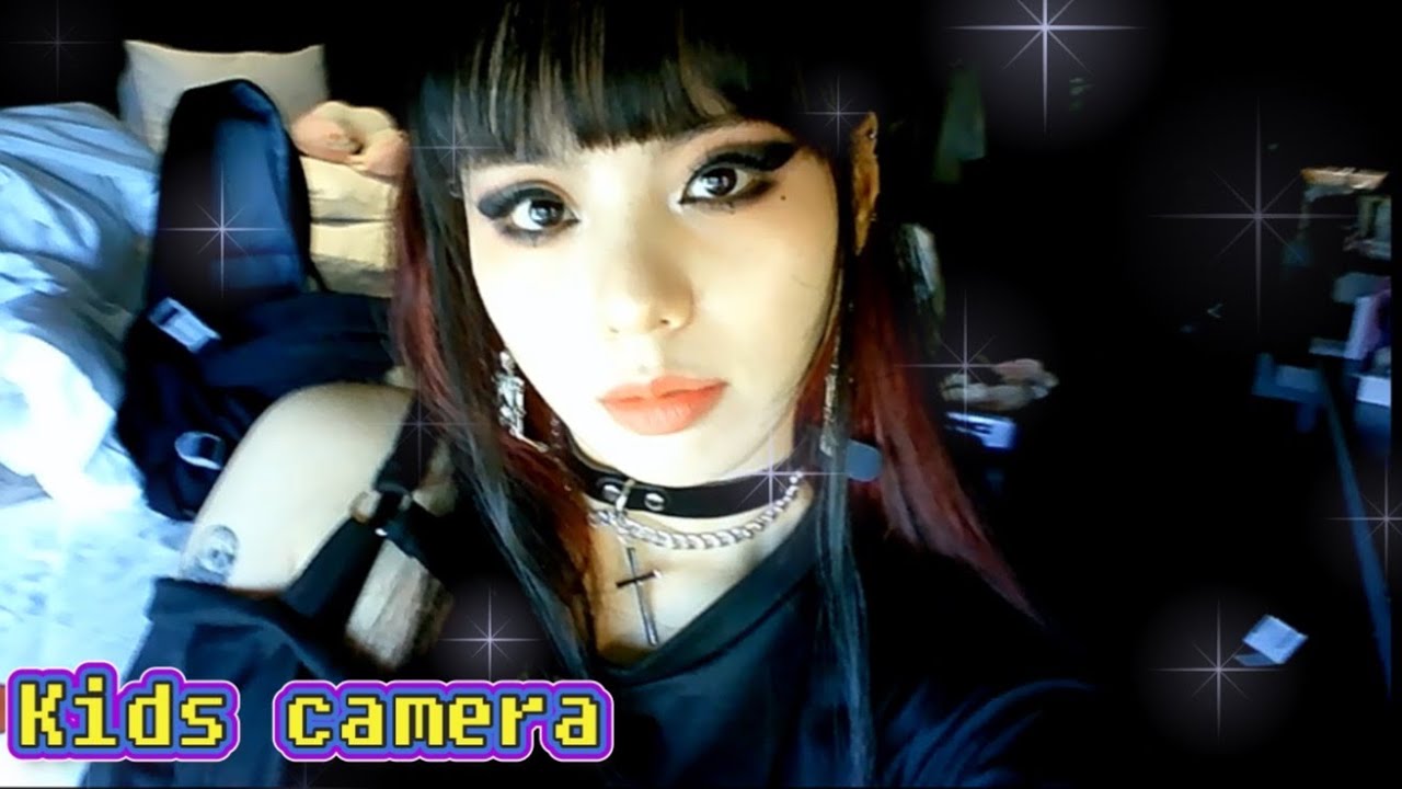 키즈 카메라로 찍은 이것저것. A video shot with a kids camera