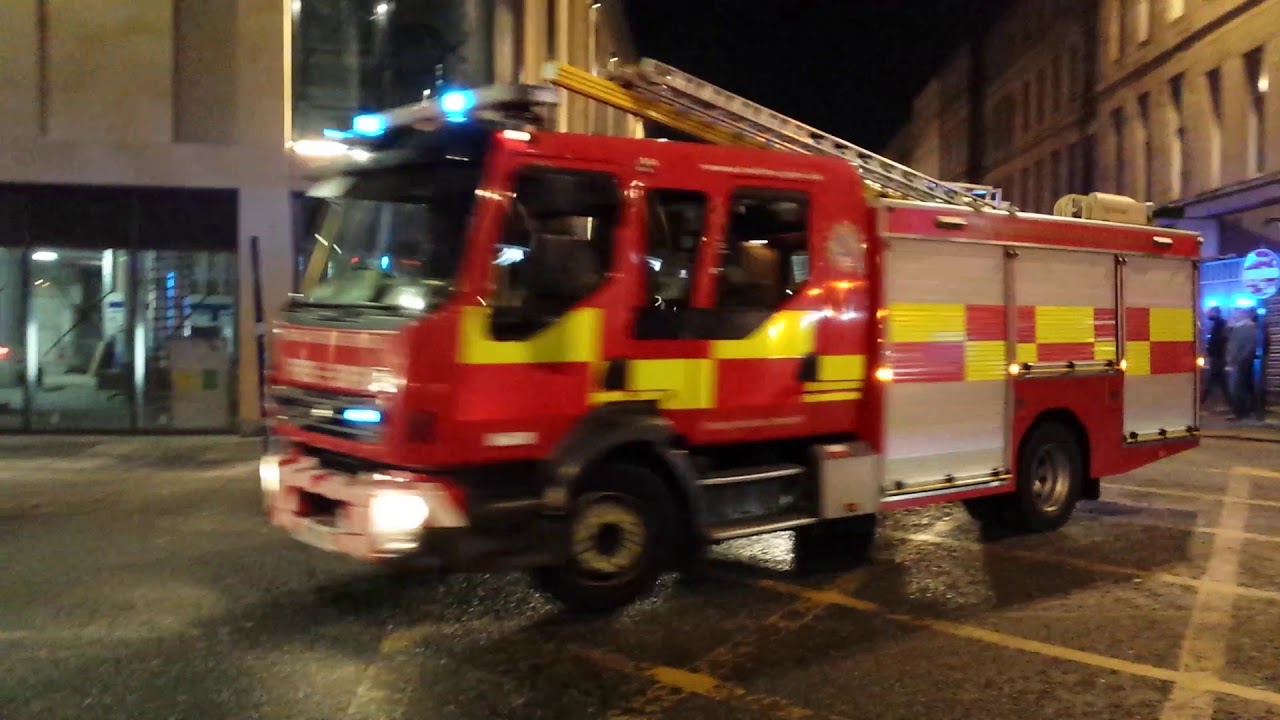 **Very Rare** Tyne & Wear FRS 3x Pump Convoy.