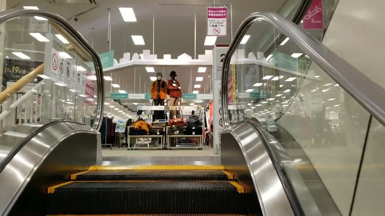 イオン大津姫路店のエスカレーター