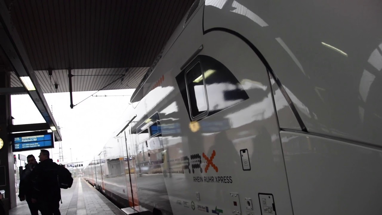 Rundgang im im RE 11 (RRX)