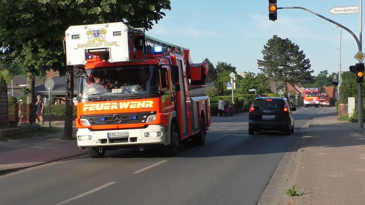 [Traditionsübung in Stade] Einsatzfahrten Feuerwehr Stade Zug1 + Zug2 + Ortsfeuerwehren