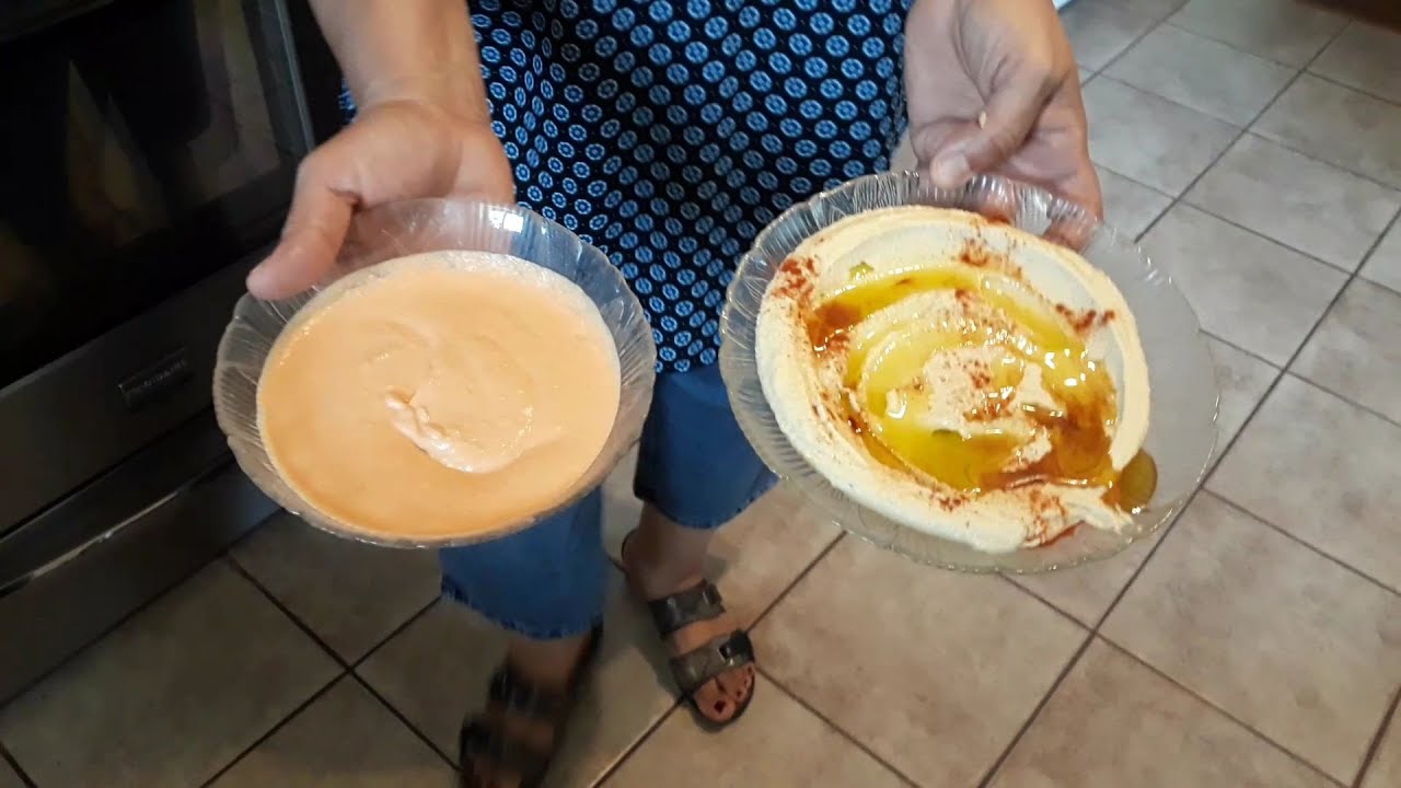 How to Make Classic and Roasted Red Pepper Hummus