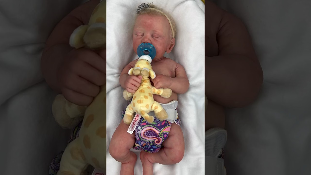 Silicone Baby Drink & Wet Feeding + Changing Doll Roleplay