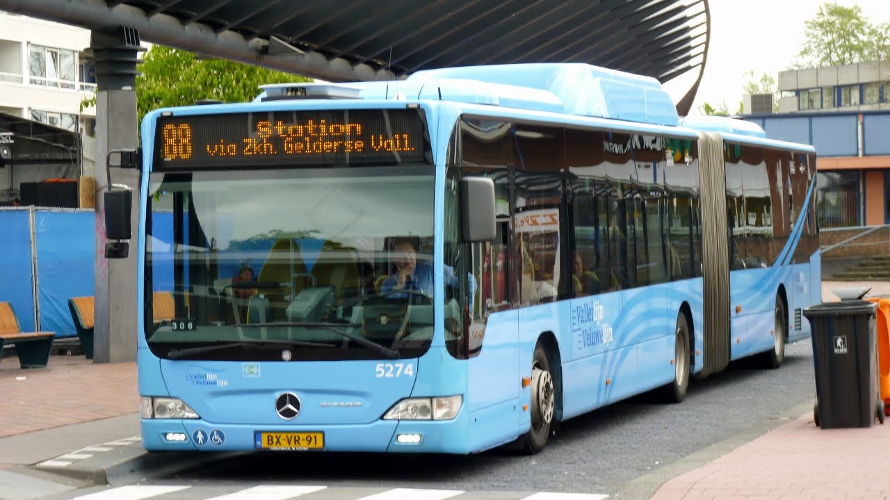 Buses and trucks, busstation Wageningen, 4 mei 2015