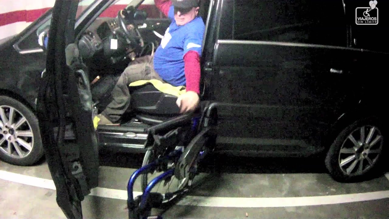 Subir o bajar la silla de ruedas del coche de forma autónoma