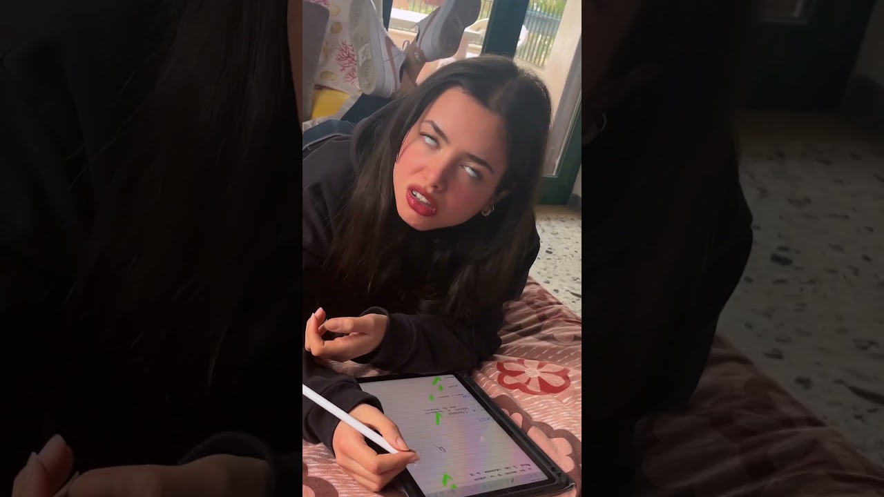 #challenge ANTICIPO LE RISPOSTE DI LEI! #youtubeshorts #shorts #weedy