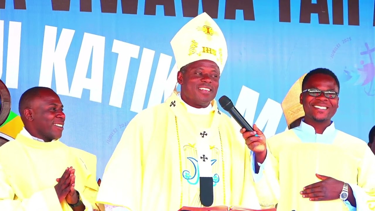 UTAPENDA UTANI WA ASKOFU MKUU GERVAS NYAISONGA AKIMTANIA ASKOFU EDWARD MAPUNDA
