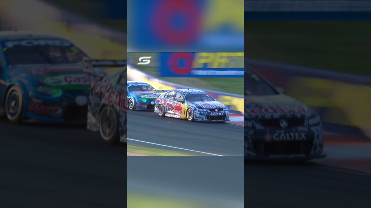 GREATEST FINAL LAP EVER 😍 #top10 #bathurst1000