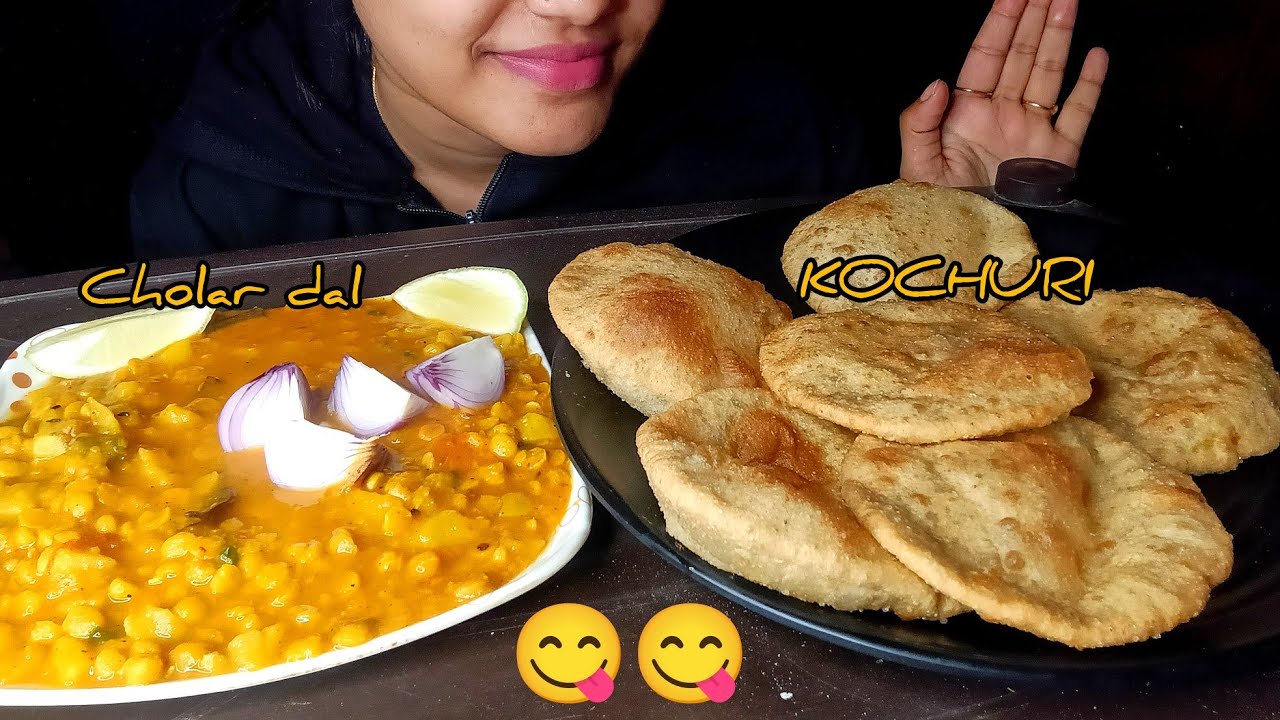EATING SHOW MOTORSHUTI KOCHURI AND CHOLAR DAL 