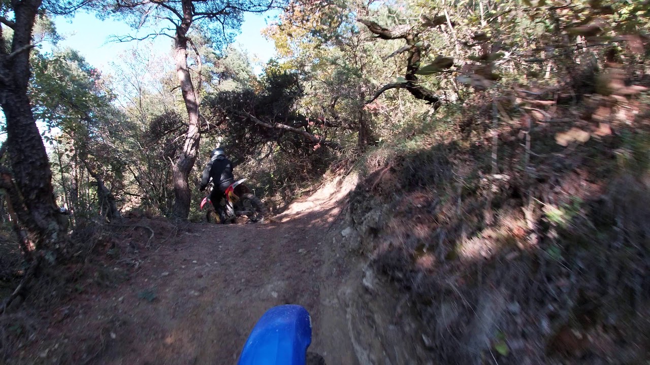 Petit terrain de cross fait maison 125 cr