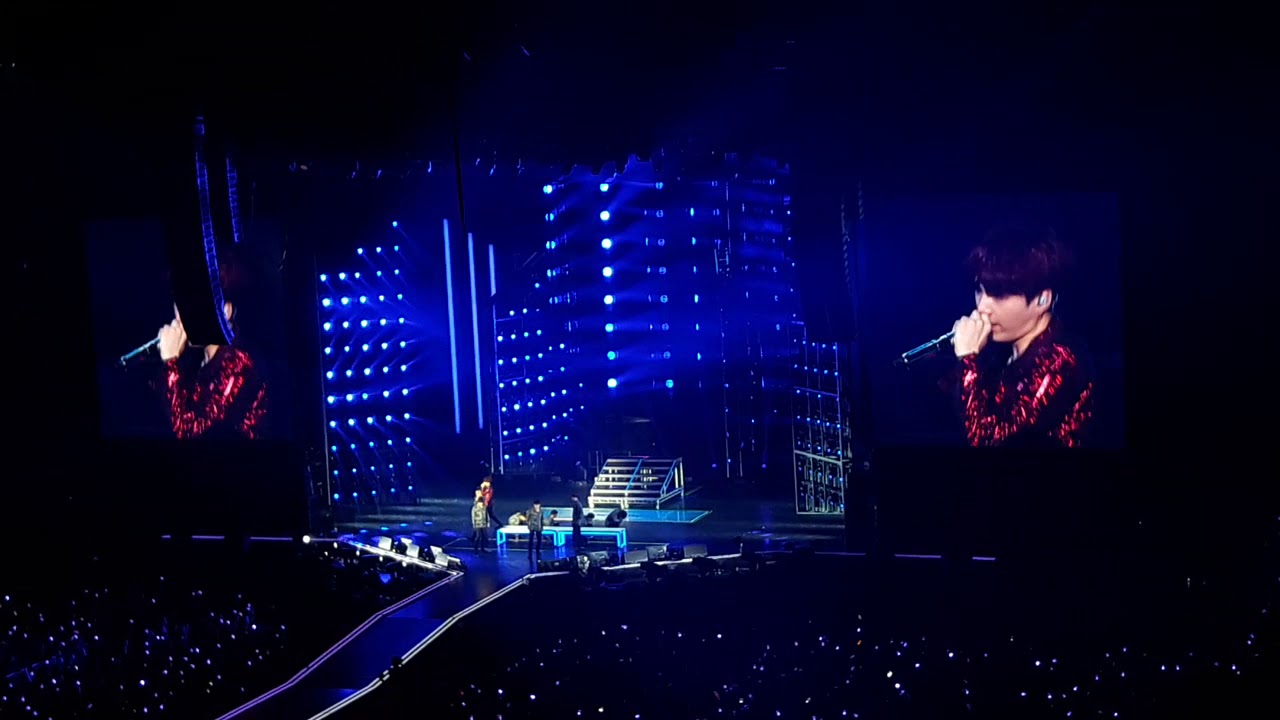 17 Suga - Seesaw (BTS Love Yourself Tour - Live @ Ziggo Dome - Amsterdam 181013)