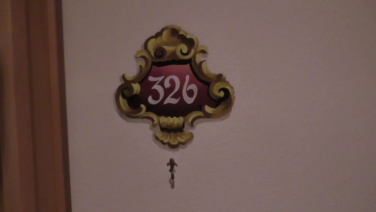 Room 326 tour at Relais & Châteaux Jagdhof Hotel