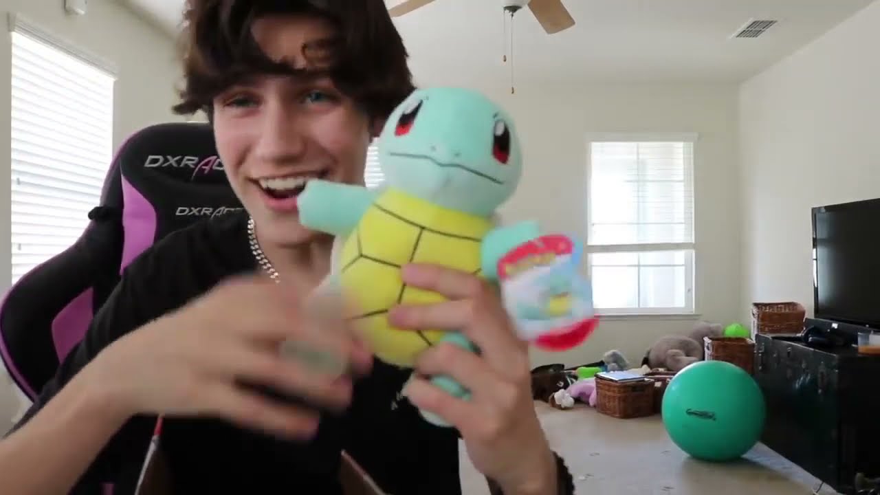 OPENING PO BOX PACKAGES YOU SENT ME!!!