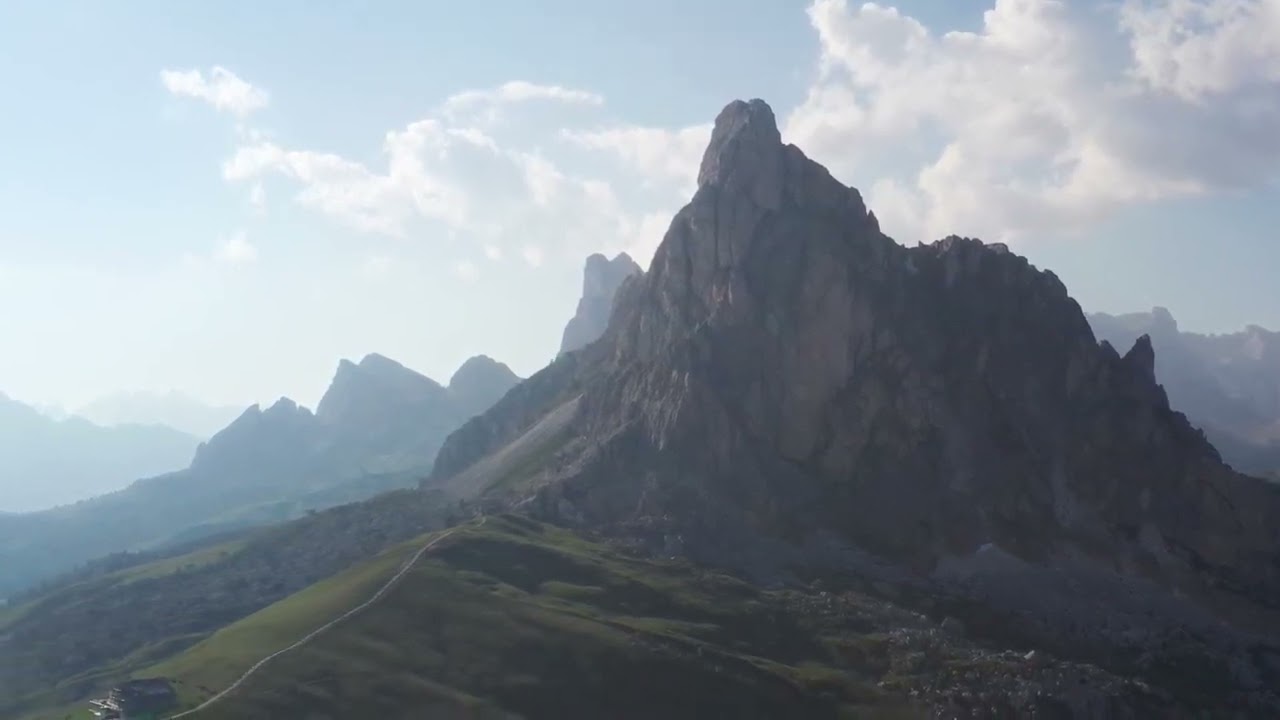 &ldquo;Nature&rsquo;s Masterpiece in 4K | Relaxing Cinematic Landscapes&rdquo;