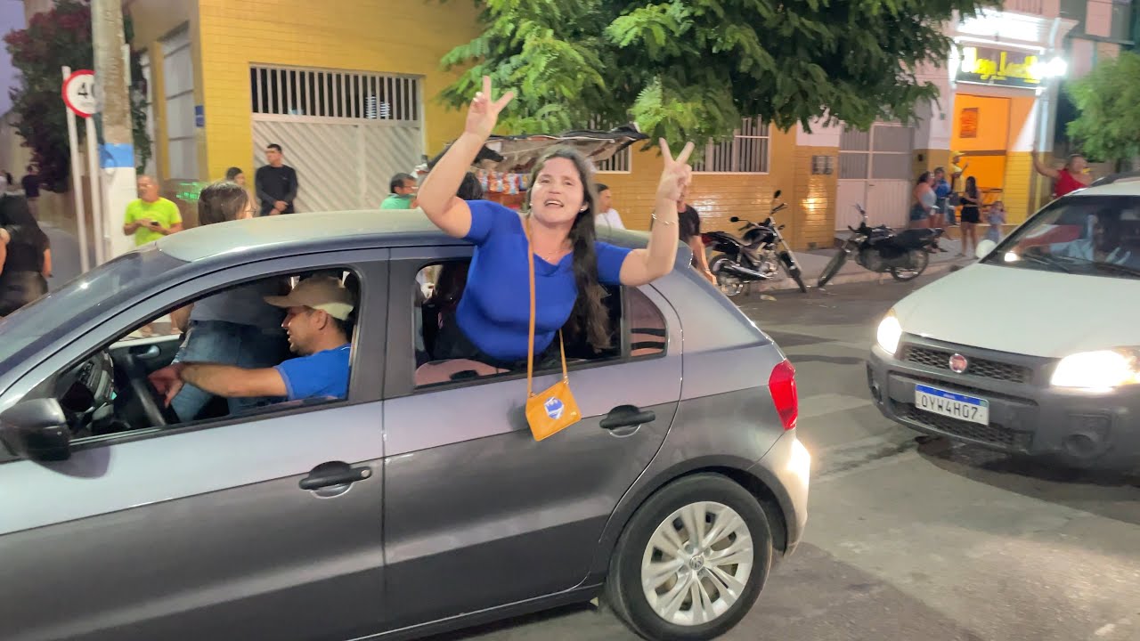 Eleitores de availdo foram as ruas depois de saber o resultado nas urnas