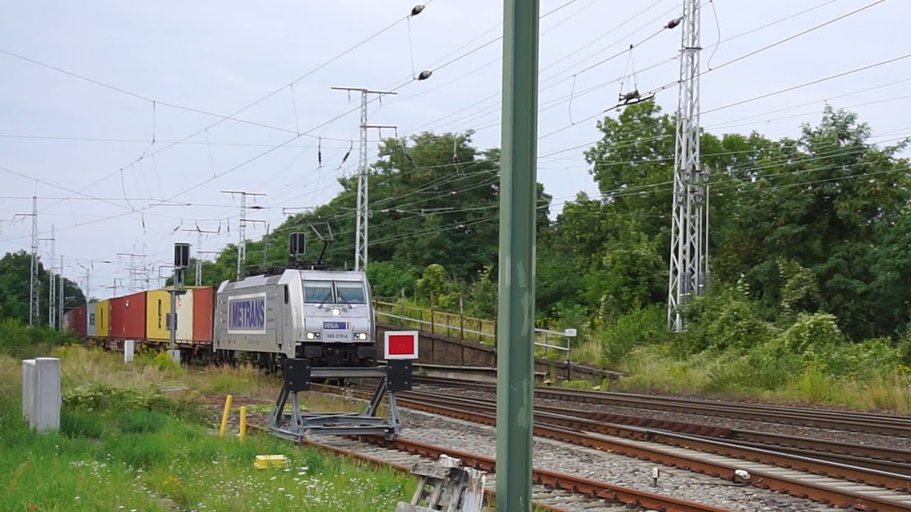 ! METRANS Br.386 Traxx KNALLT DIE BREMSEN AN! Vollbremsung in Doberlug-Kirchhain!