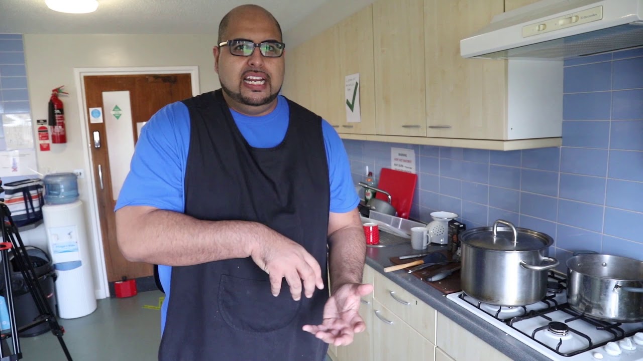 Vishaal cooks a curry @ Smerdon