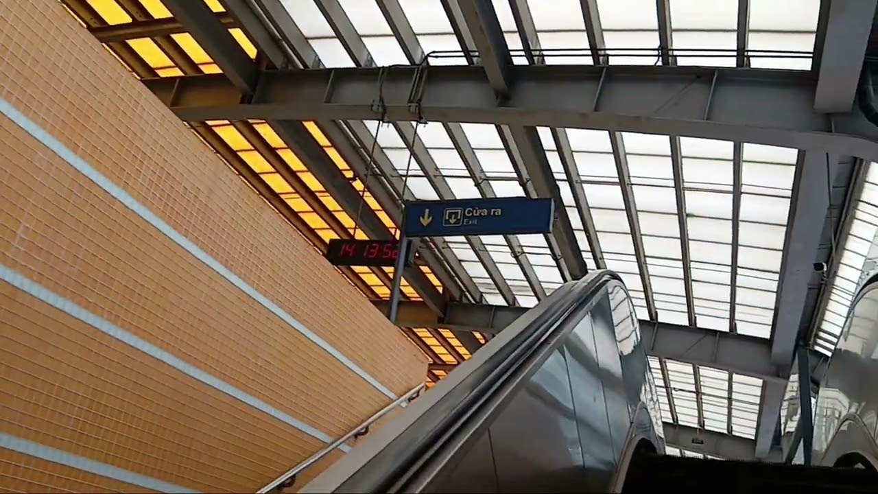 Hanoi metro. Lang station, from Cat Linh to Ha Đông
