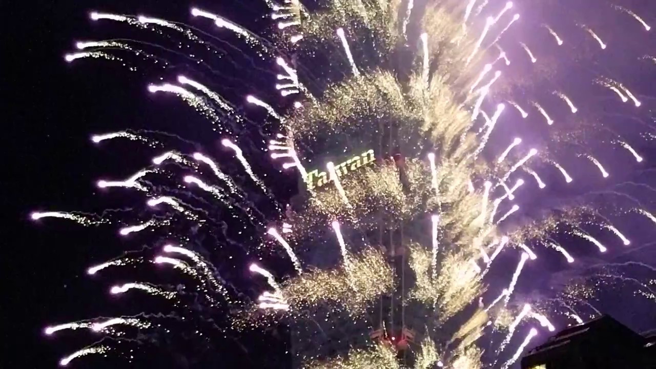 New Year's 2017 Fireworks Show at Taipei 101