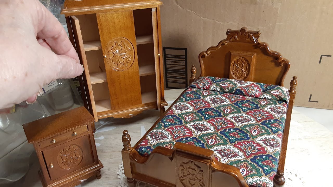 Miniature dollhouse gifts Unboxing. VTG Furniture! Lace dress, Fretwork shelf, quilt rack & tatting!