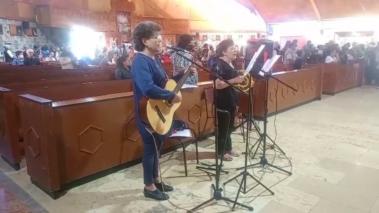 CON CINCO PANES 🥖 y con dos peces  🐟🐟 a muchos miles alimentó | Coro Esperanza 🎸💖🙏
