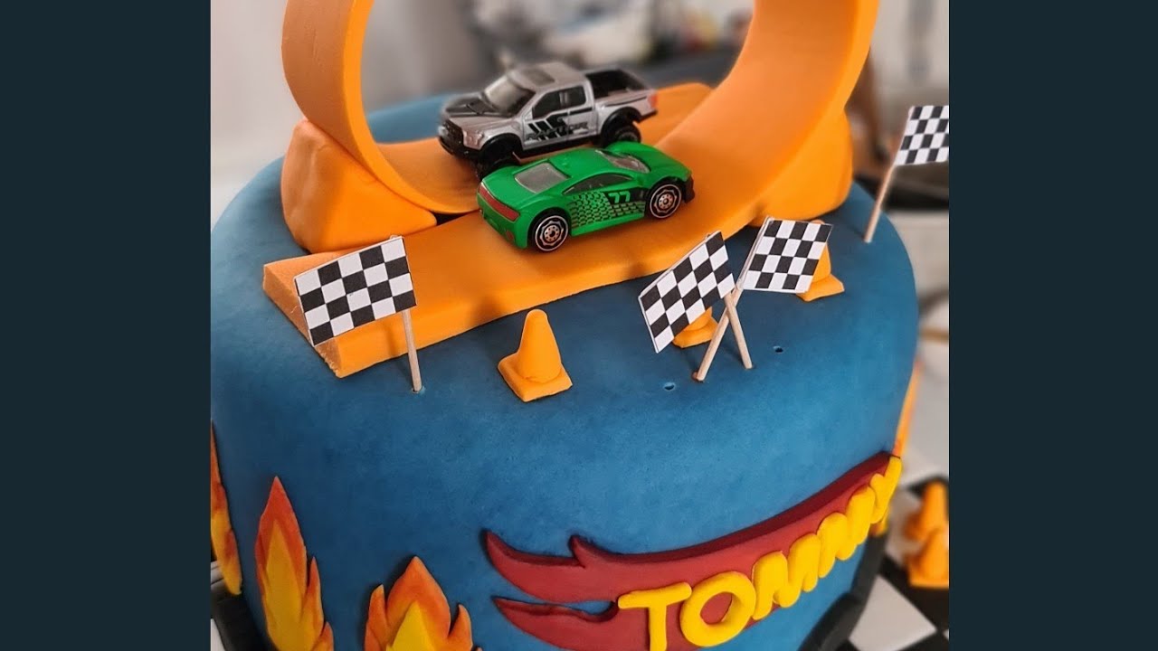 Hot wheels loop birthday cake #hotwheels #cakecreations #cake #realistic