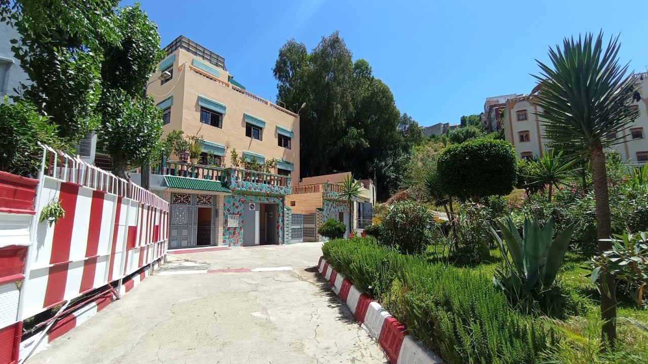 دار رائعة🏡محفضة👍الصراحة كتحمق🥰 قريبة لشاطىء مرقالة مساحة340متر فيها عدة مزايا0703640826مرقالة طنجة💥