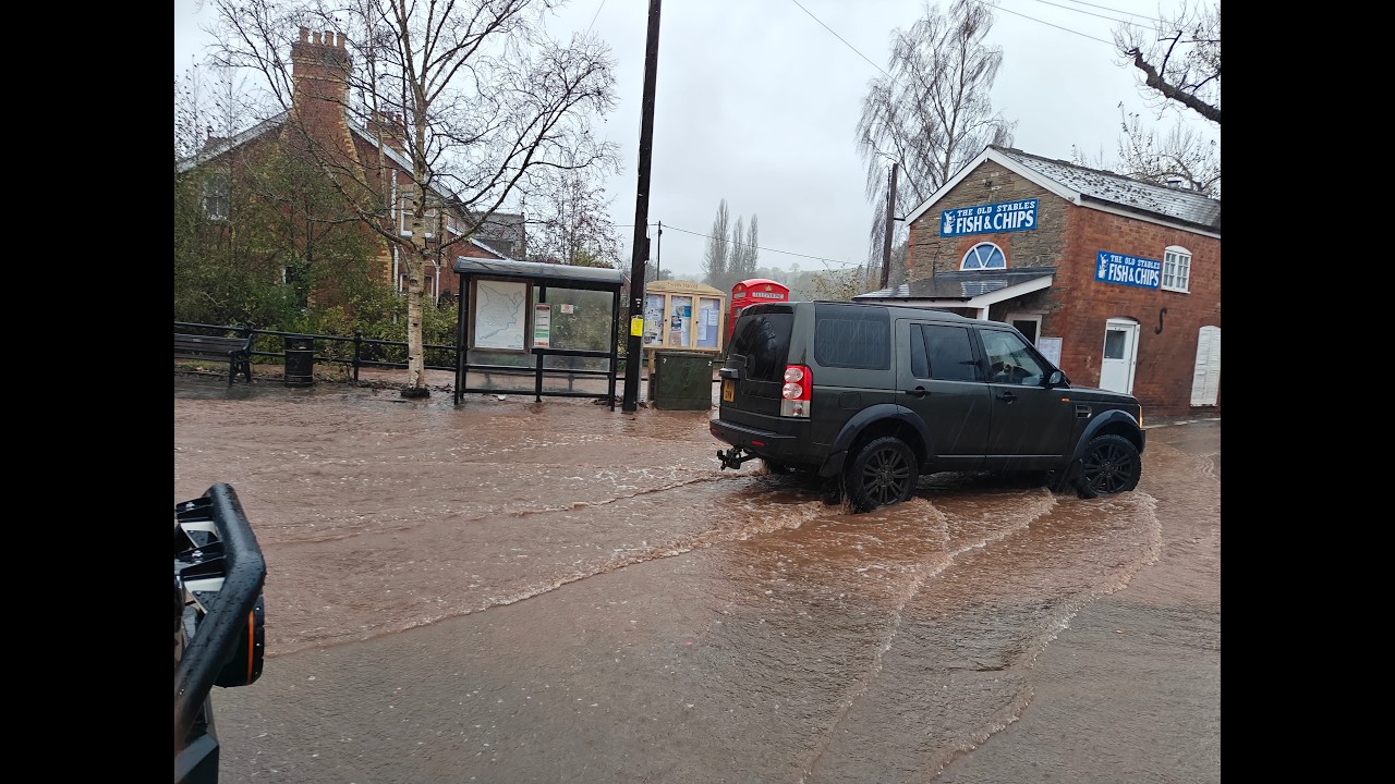 Streets Turn Into Rivers: Flooding in Ewyas Harold (UK) | 14.11.2025