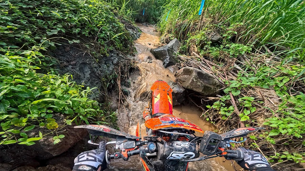 Hiu Selatan Hard Enduro 2025 | Francesc Moret Forest Ride | Insta360