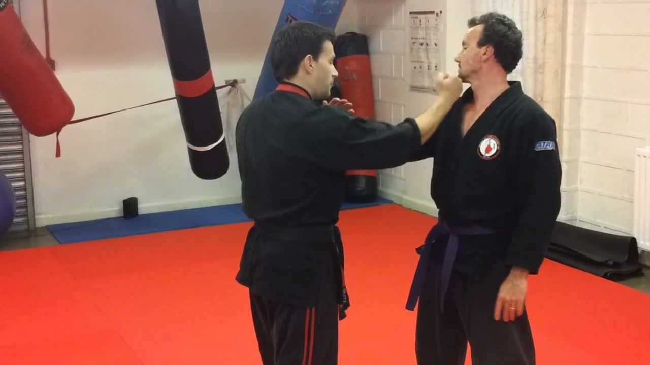 Ju-jitsu wrist lock techniques - Escapes from collar grabs/wrist grabs - MR Fitness