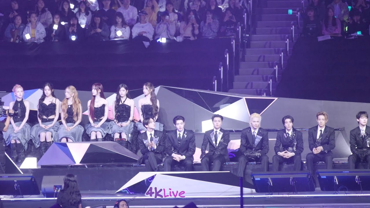 ENHYPEN 엔하이픈 + IVE 아이브 at Guest Seats before Receiving Awards - MAMA Day1 251128