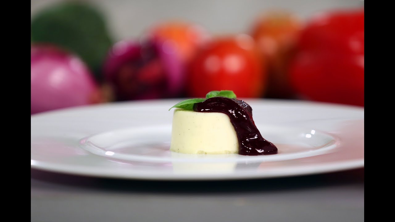 Panna cotta cu fructe de padure • Bucataria Lidl cu Chef Florin Dumitrescu
