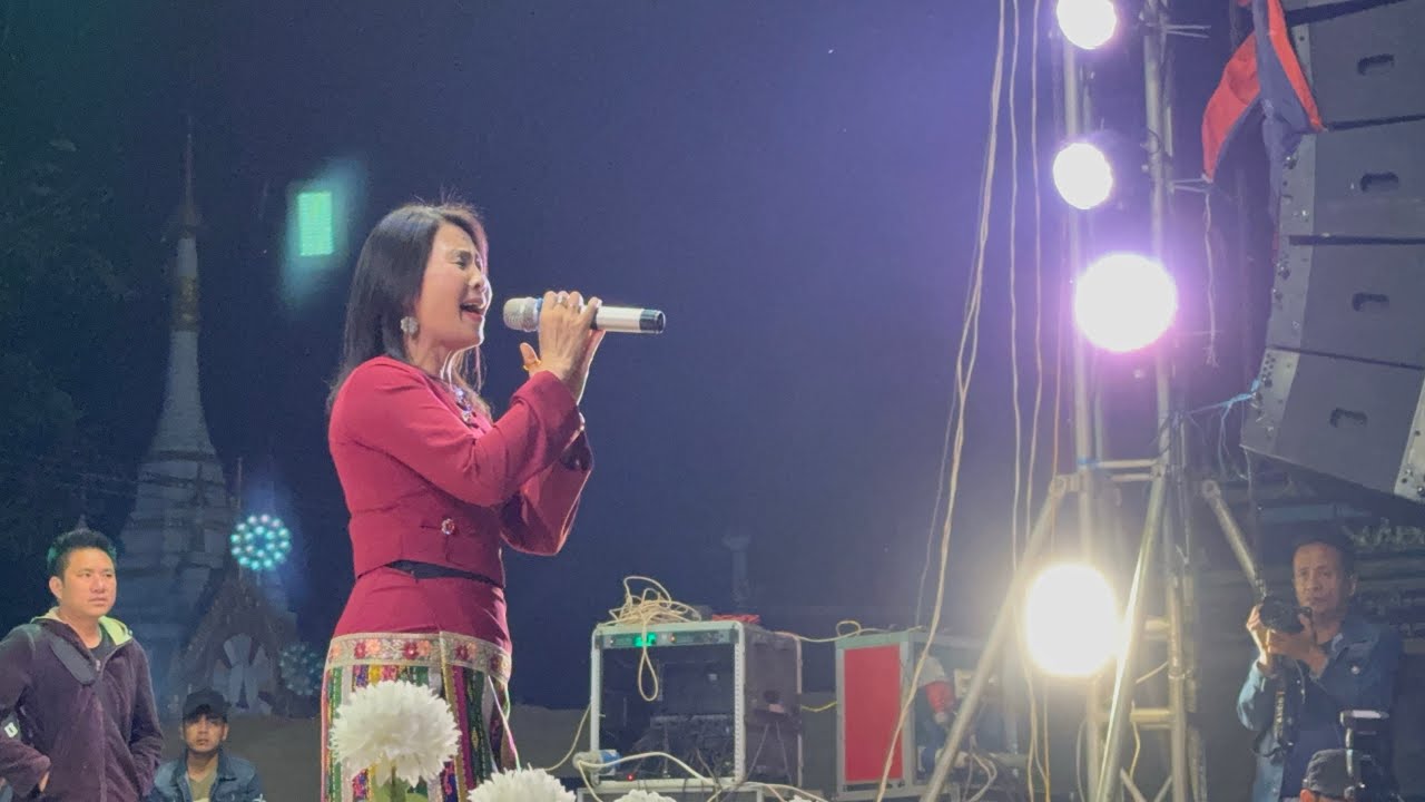 ဢမ်ႇ​​တေႃႇလၢတ်ႈၵႂၢမ်းမွၼ်းမွၼ်း-ၼၢင်းၶမ်းၼွင်ႉ Nang Kham Noung (Live ပွႆးသၢင်ႇလွင်း ဝဵင်းပၢင်လူင်)