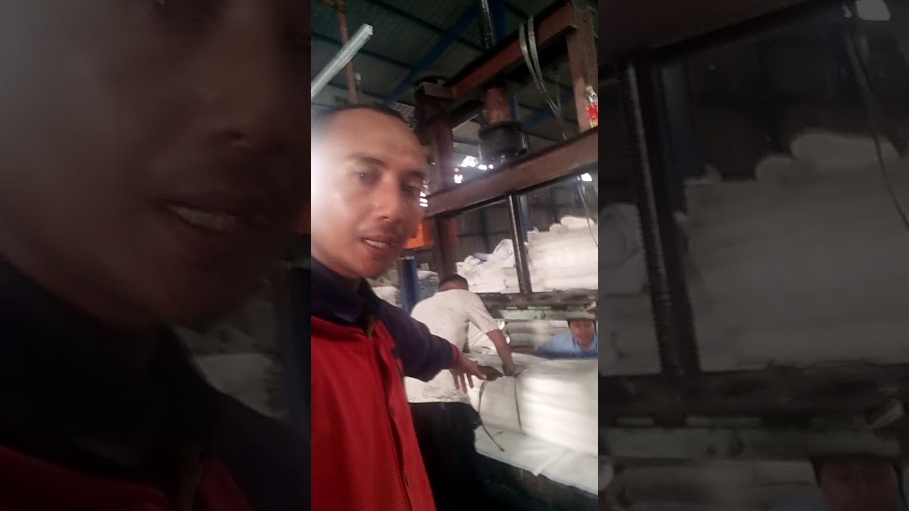 Waktu di pabrik karung tanggerang
