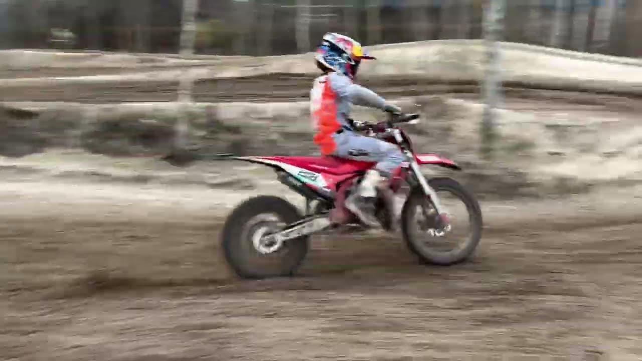 James Gregoire 2 trainingen Lommel MX. 