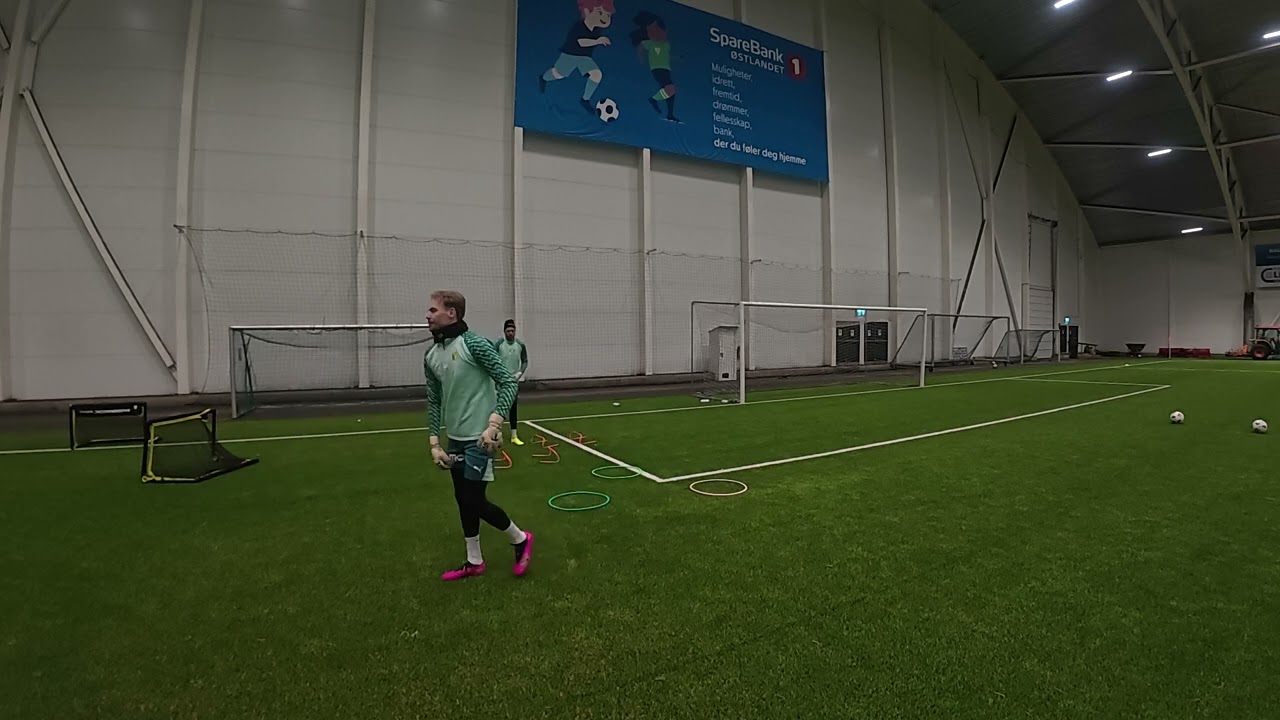 Goalkeeper training - warm up with coordination