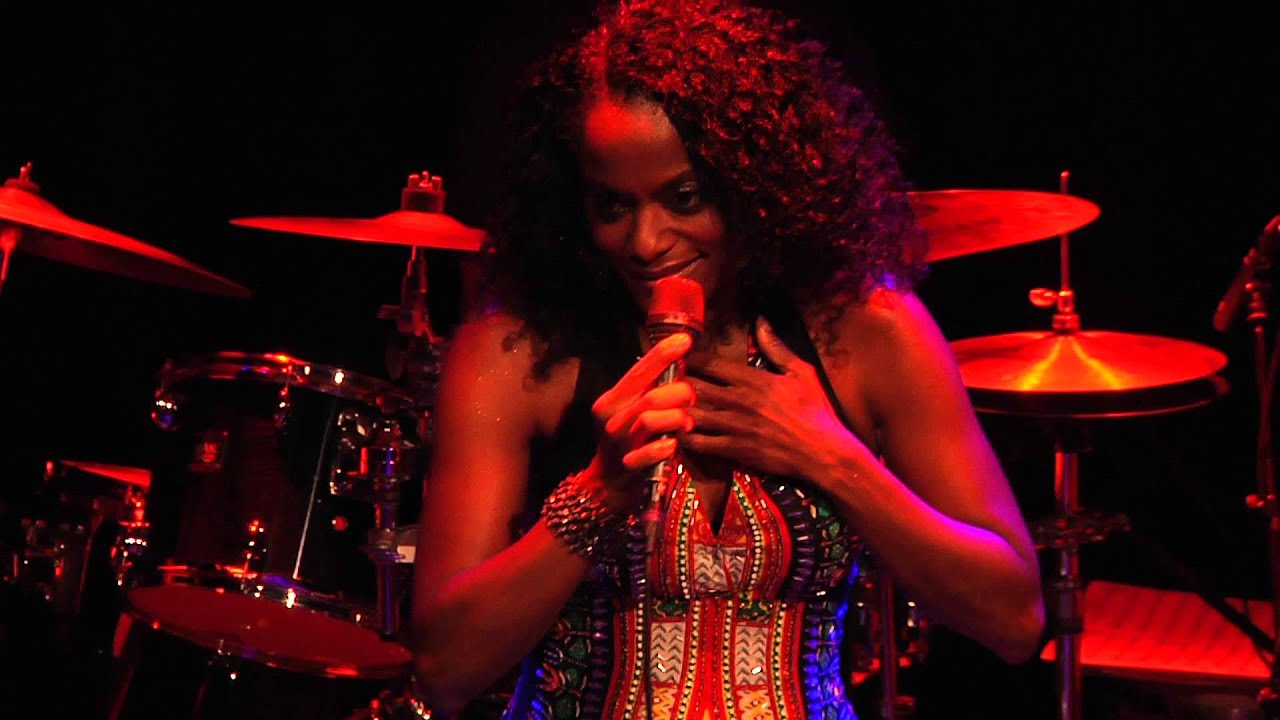 IZALINE CALISTER -Gracias A La Vida. live