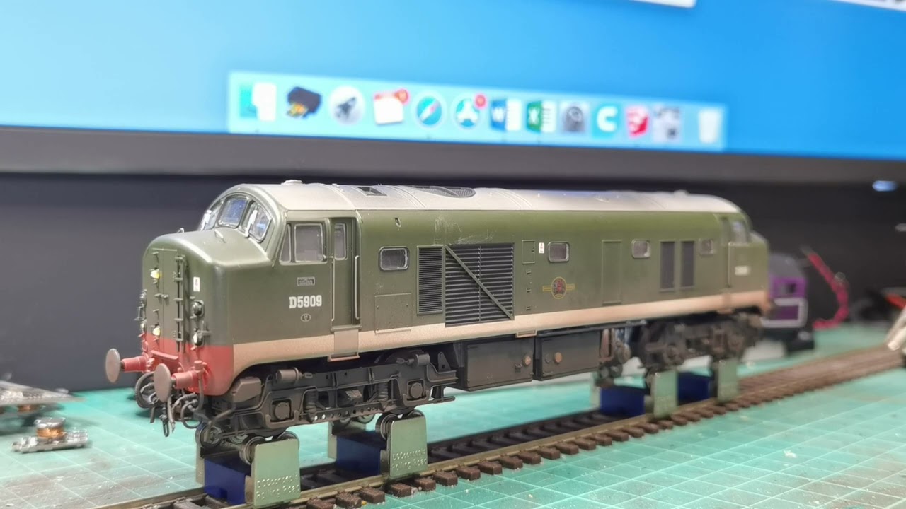 Heljan class 23 with legoman biffo sound