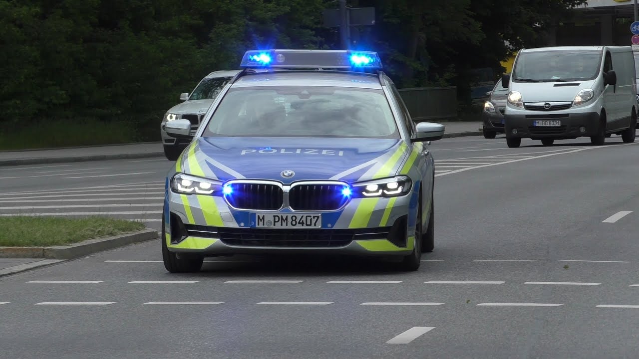 alter + neuer FuStW Polizei M&uuml;nchen // Gegenverkehr + quietschende Reifen