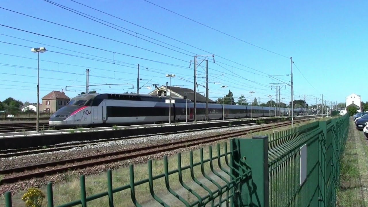 Des trains aux alentours de la gare de Savenay