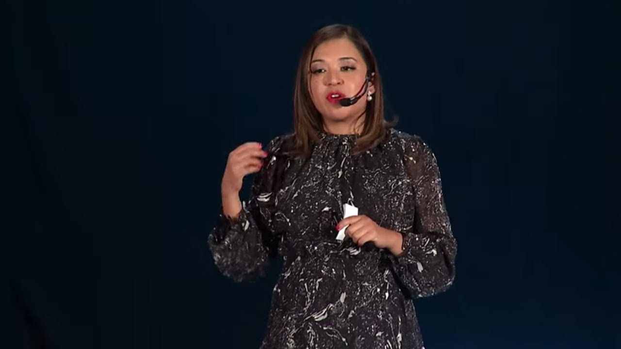 La adopción debe ser el último recurso  | Natalia Valencia | TEDxPitic